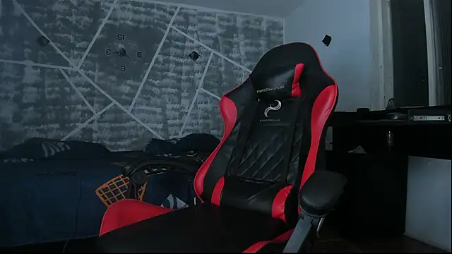 Snapshot of leonidas_18k chatting on 02-04-26, 10:15 leonidas 18k online show from 02-04-26, 10:15