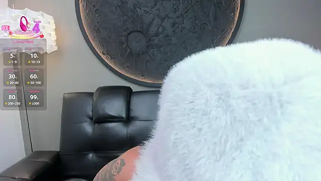 miss vaiolette online show from 03-18-25, 11:08