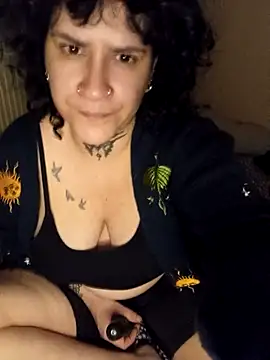 callmelouve online show from 10-23-25, 01:49