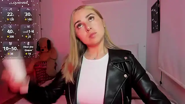 sophi mooreno online show from 12-19-24, 04:23