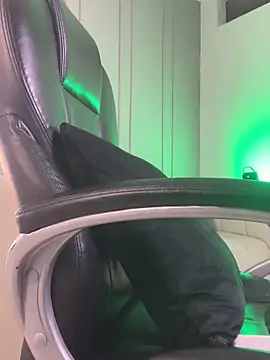 Frank Farrell online show from 11-10-25, 02:54