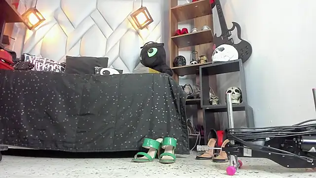 MirandaHaguen online show from 12-22-25, 09:01