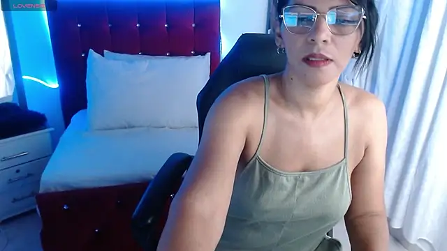 Wanda Milf online show from 10-21-25, 05:02