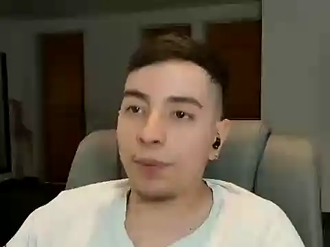Snapshot of Jhoan_saenz chatting on 09-22-25, 10:23 Jhoan saenz online show from 09-22-25, 10:23