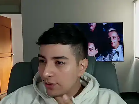 Snapshot of Jhoan_saenz chatting on 10-04-25, 06:28 Jhoan saenz online show from 10-04-25, 06:28