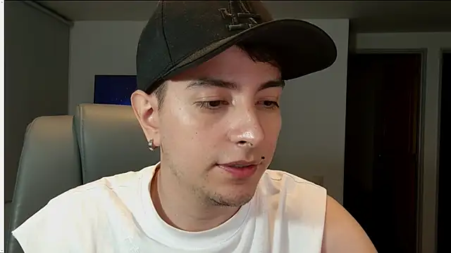 Snapshot of Jhoan_saenz chatting on 10-07-25, 05:37 Jhoan saenz online show from 10-07-25, 05:37
