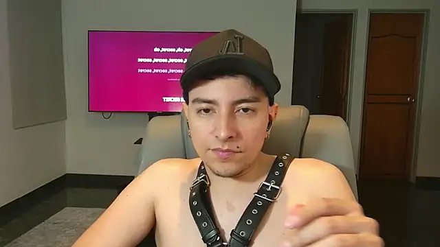 Snapshot of Jhoan_saenz chatting on 10-17-25, 04:04 Jhoan saenz online show from 10-17-25, 04:04