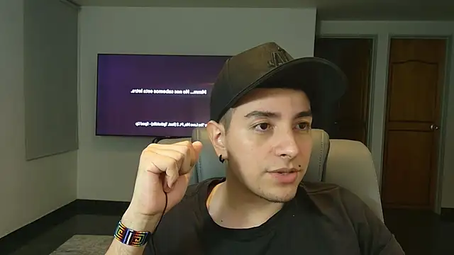 Jhoan saenz online show from 10-29-25, 04:15