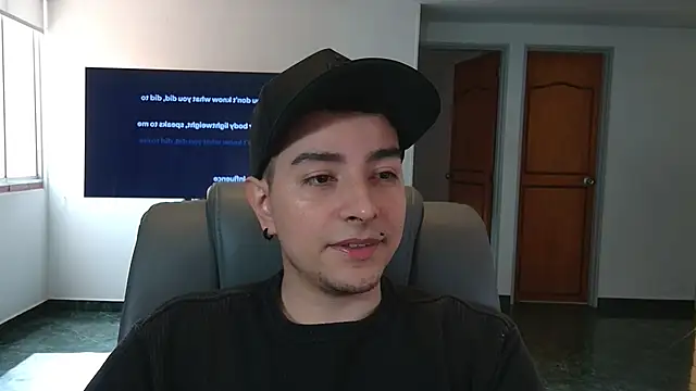 Jhoan saenz online show from 11-08-25, 07:01