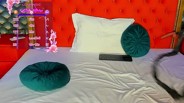 Snapshot of VallerieJones chatting on 02-19-25, 07:28 VallerieJones online show from 02-19-25, 07:28