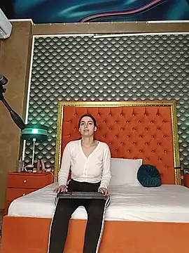 Snapshot of VallerieJones chatting on 10-30-25, 09:15 VallerieJones online show from 10-30-25, 09:15