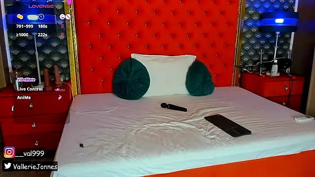 Snapshot of VallerieJones chatting on 11-04-25, 12:43 VallerieJones online show from 11-04-25, 12:43