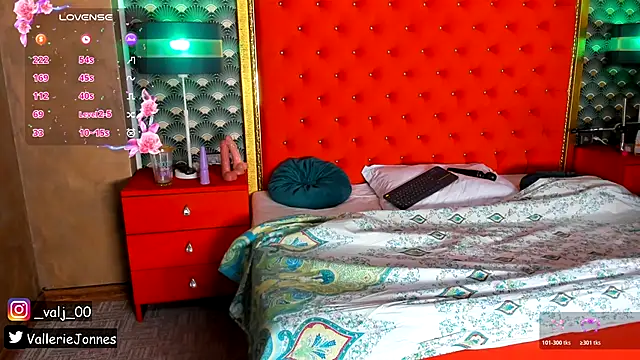 VallerieJones online show from 01-07-26, 12:35