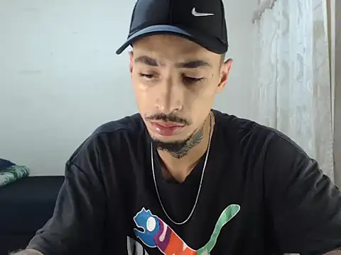 emiliano hottt online show from 10-12-25, 03:55