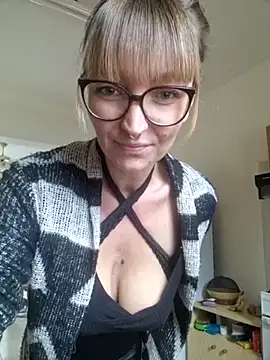 MissMialicious online show from 02-28-25, 11:03