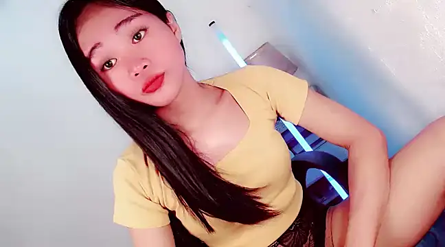 Snapshot of amomentoflust69 chatting on 12-22-24, 12:05 amomentoflust69 online show from 12-22-24, 12:05