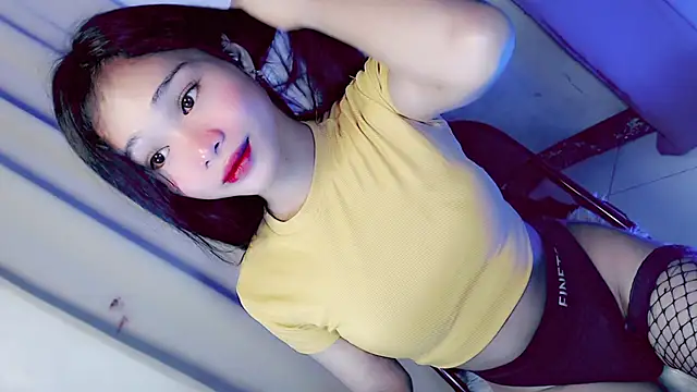 Snapshot of amomentoflust69 chatting on 02-17-26, 05:04 amomentoflust69 online show from 02-17-26, 05:04