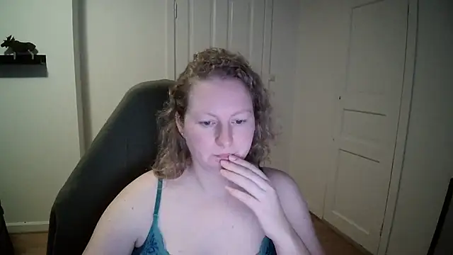Girlnina-1995 online show from 12-03-24, 01:21
