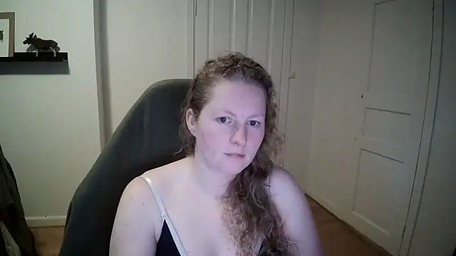 Girlnina-1995 online show from 12-13-24, 11:02