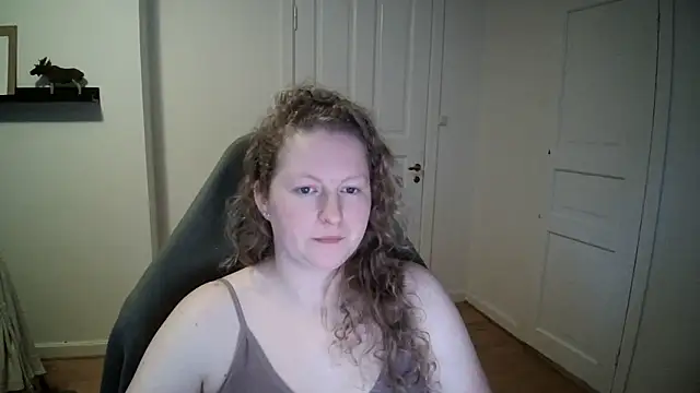 Snapshot of Girlnina-1995 chatting on 01-08-25, 12:37 Girlnina-1995 online show from 01-08-25, 12:37