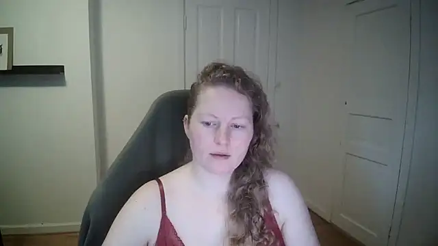 Snapshot of Girlnina-1995 chatting on 01-13-25, 10:03 Girlnina-1995 online show from 01-13-25, 10:03