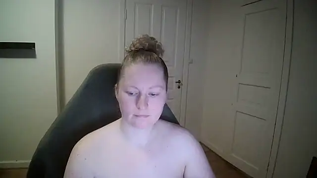 Snapshot of Girlnina-1995 chatting on 01-26-25, 02:52 Girlnina-1995 online show from 01-26-25, 02:52