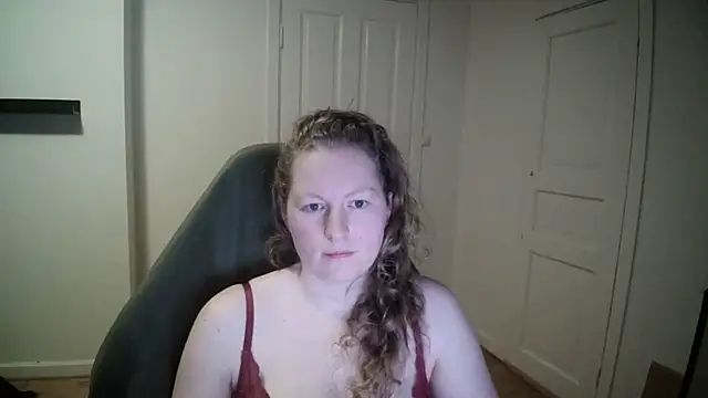 Snapshot of Girlnina-1995 chatting on 02-17-25, 09:08 Girlnina-1995 online show from 02-17-25, 09:08