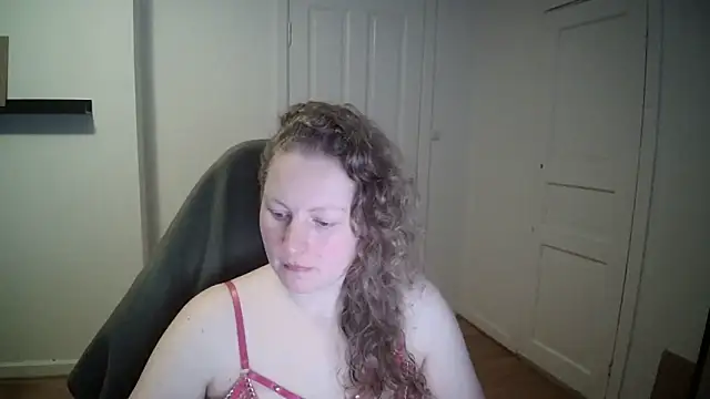 Snapshot of Girlnina-1995 chatting on 02-24-25, 09:10 Girlnina-1995 online show from 02-24-25, 09:10