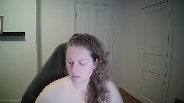 Snapshot of Girlnina-1995 chatting on 03-03-25, 12:05 Girlnina-1995 online show from 03-03-25, 12:05