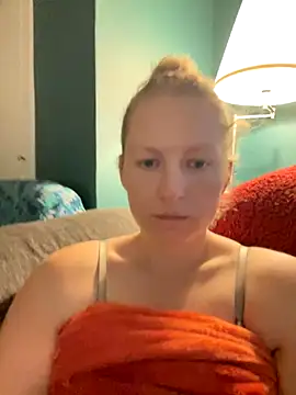 Snapshot of Girlnina-1995 chatting on 10-24-25, 07:16 Girlnina-1995 online show from 10-24-25, 07:16