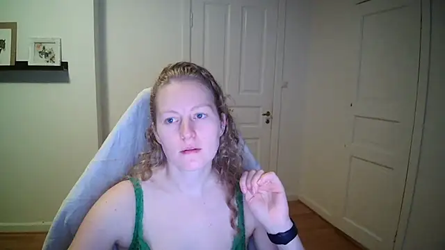 Snapshot of Girlnina-1995 chatting on 11-03-25, 07:20 Girlnina-1995 online show from 11-03-25, 07:20