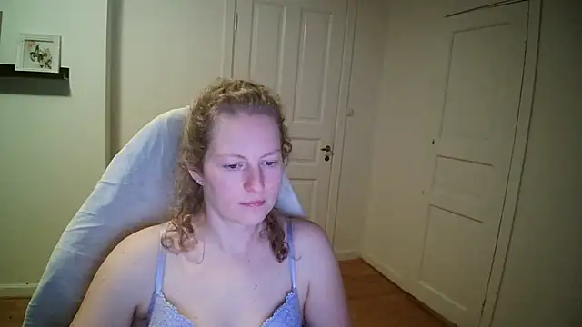 Snapshot of Girlnina-1995 chatting on 12-01-25, 09:53 Girlnina-1995 online show from 12-01-25, 09:53