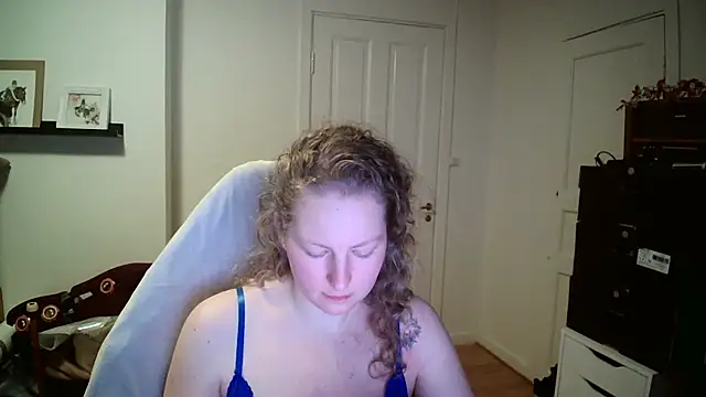 Girlnina-1995 online show from 02-10-26, 09:52