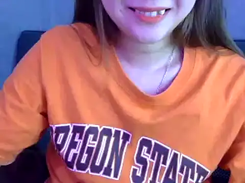 Snapshot of Bee_2k chatting on 01-02-25, 08:17 Bee 2k online show from 01-02-25, 08:17