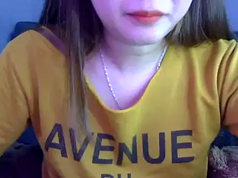 Snapshot of Bee_2k chatting on 01-10-25, 05:37 Bee 2k online show from 01-10-25, 05:37