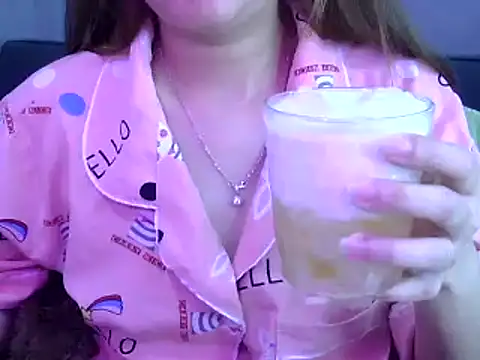 Snapshot of Bee_2k chatting on 01-12-25, 05:13 Bee 2k online show from 01-12-25, 05:13