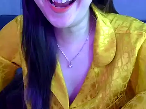 Snapshot of Bee_2k chatting on 01-14-25, 05:19 Bee 2k online show from 01-14-25, 05:19