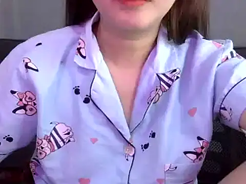 Snapshot of Bee_2k chatting on 02-15-25, 04:36 Bee 2k online show from 02-15-25, 04:36