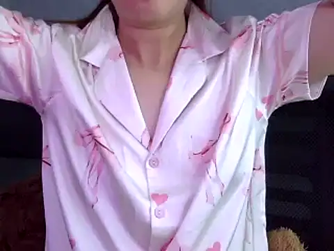 Snapshot of Bee_2k chatting on 02-17-25, 04:42 Bee 2k online show from 02-17-25, 04:42