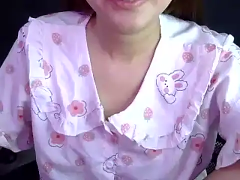 Snapshot of Bee_2k chatting on 09-17-25, 04:47 Bee 2k online show from 09-17-25, 04:47