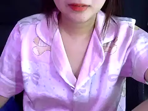 Snapshot of Bee_2k chatting on 10-06-25, 04:32 Bee 2k online show from 10-06-25, 04:32