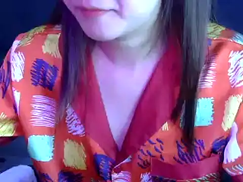 Snapshot of Bee_2k chatting on 11-20-25, 04:56 Bee 2k online show from 11-20-25, 04:56