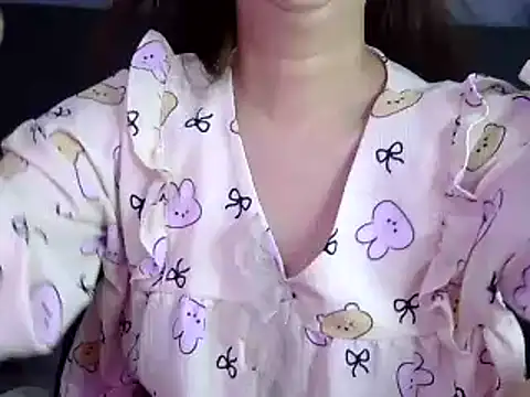 Snapshot of Bee_2k chatting on 12-02-25, 04:51 Bee 2k online show from 12-02-25, 04:51