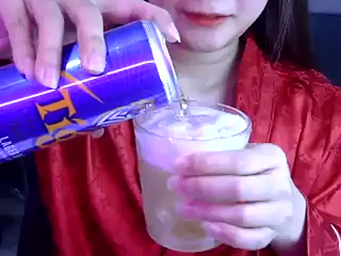 Snapshot of Bee_2k chatting on 02-09-26, 05:11 Bee 2k online show from 02-09-26, 05:11