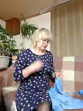 Snapshot of IrmaRose chatting on 01-24-25, 12:52 IrmaRose online show from 01-24-25, 12:52