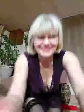Snapshot of IrmaRose chatting on 02-12-25, 01:27 IrmaRose online show from 02-12-25, 01:27