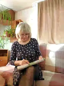 Snapshot of IrmaRose chatting on 02-14-25, 06:23 IrmaRose online show from 02-14-25, 06:23