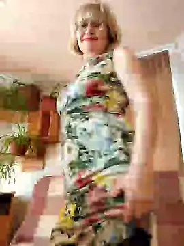 Snapshot of IrmaRose chatting on 03-08-25, 07:38 IrmaRose online show from 03-08-25, 07:38