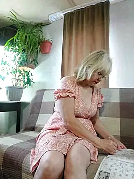 Snapshot of IrmaRose chatting on 10-29-25, 04:59 IrmaRose online show from 10-29-25, 04:59