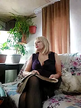 Snapshot of IrmaRose chatting on 11-30-25, 05:55 IrmaRose online show from 11-30-25, 05:55